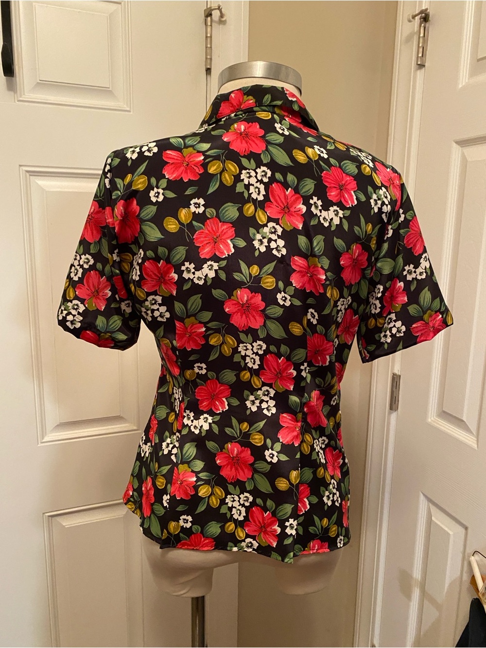 Notations Black Button-Up Blouse with Pink Floral Print - Picture 4 of 6